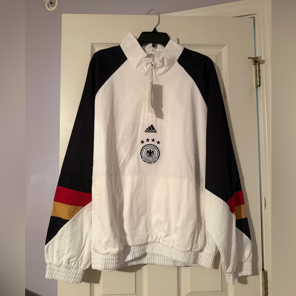 NWT Adidas men’s Germany national team icon raglan quarter zip size large